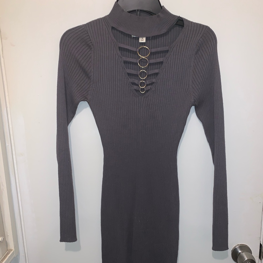 Dress - Picture 3 of 4